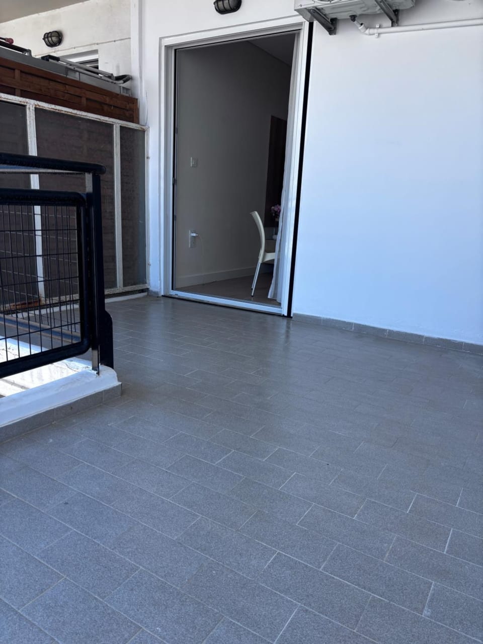 Property building, Balcony/Terrace