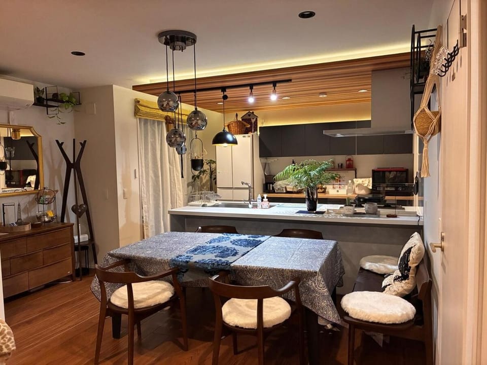Dining area, kitchen