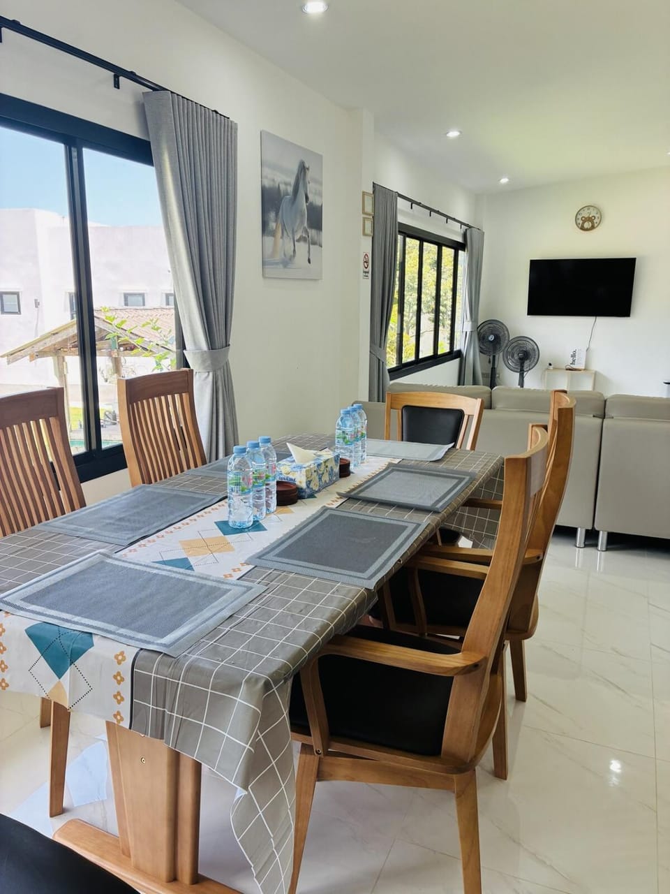 Communal lounge/ TV room, TV and multimedia, Dining area, Evening entertainment