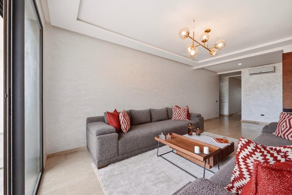Atlantic Escape - Plage, Piscine & Confort Apartment in Casablanca-Settat
