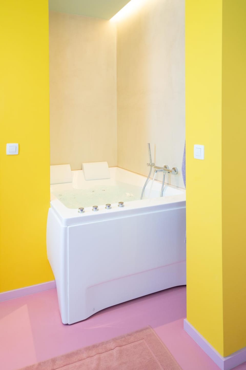 Hot Tub, Bath