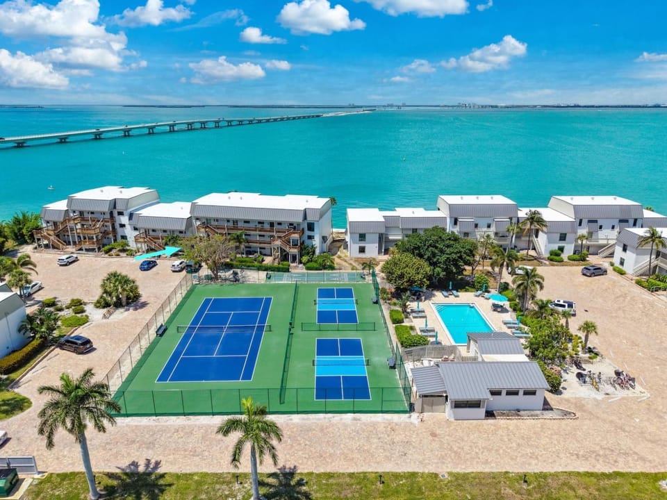 Mariner Pointe 1051 House in Sanibel Island