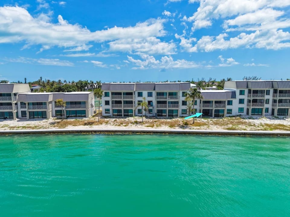 Mariner Pointe 1051 House in Sanibel Island