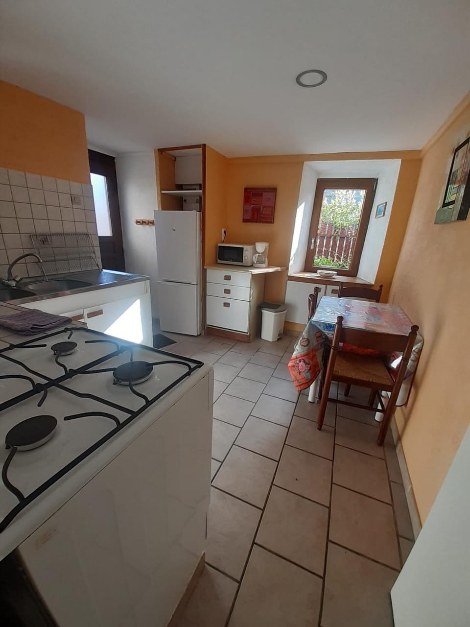 Kitchen or kitchenette, Living room