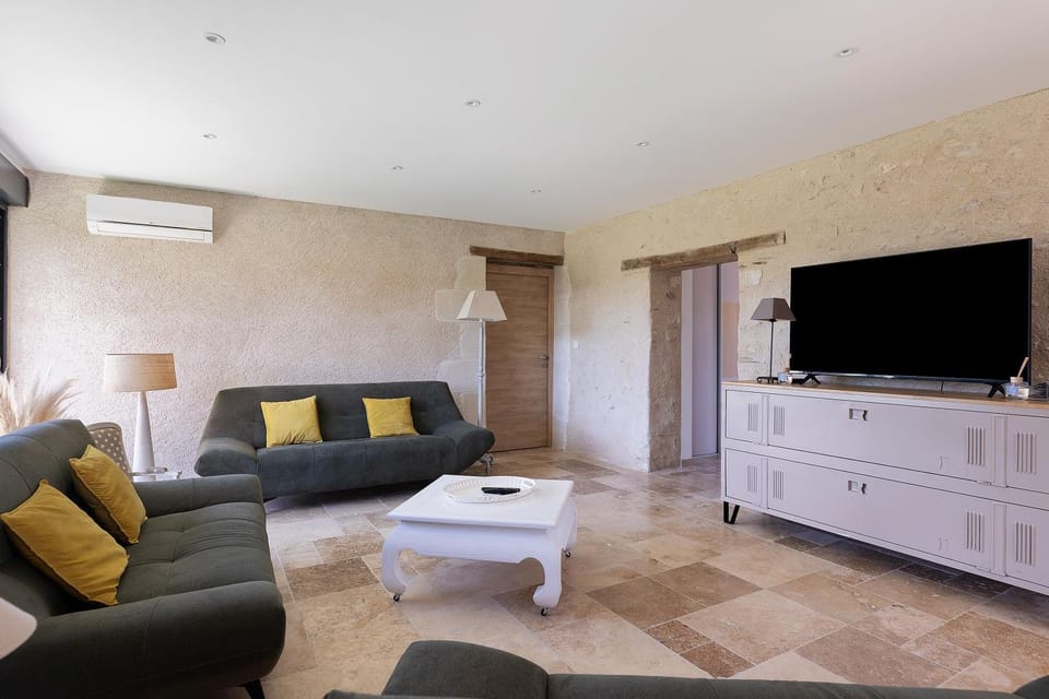 Villa Flora 14 pers 5 chambres House in Centre-Val de Loire