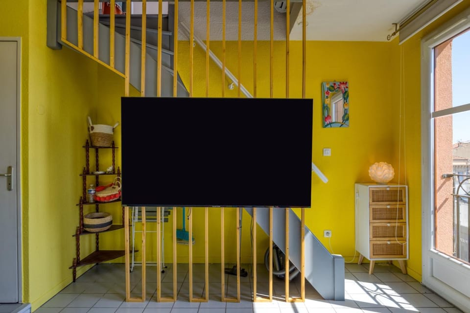 Property building, Living room
