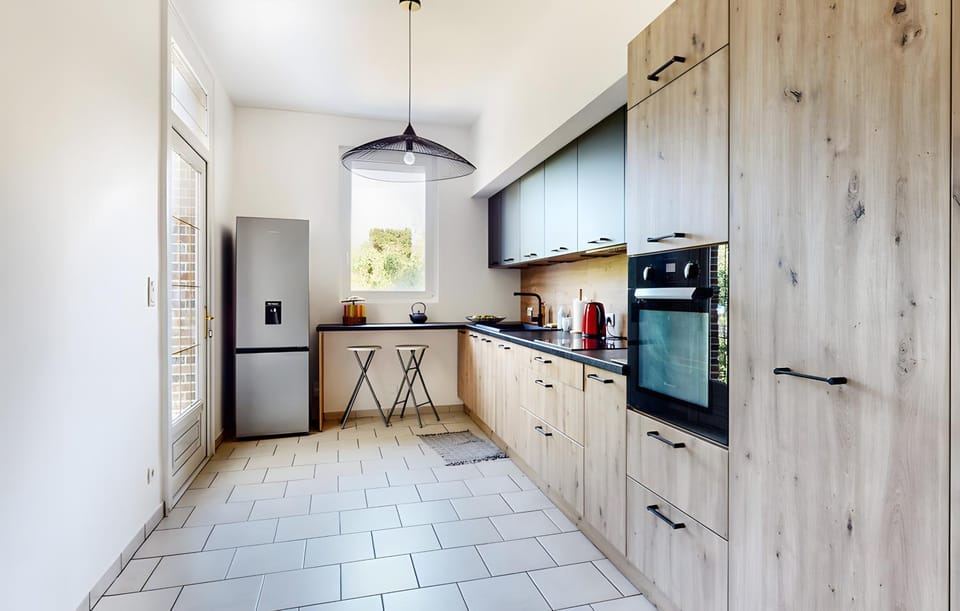 Kitchen or kitchenette, Living room