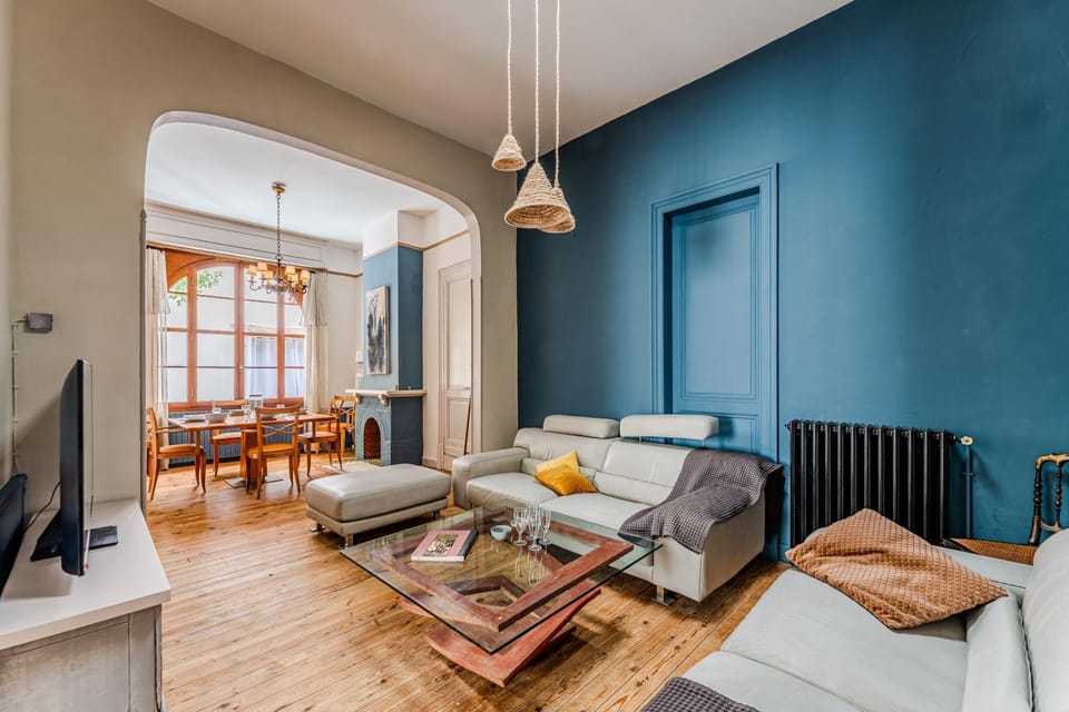 Property building, Living room