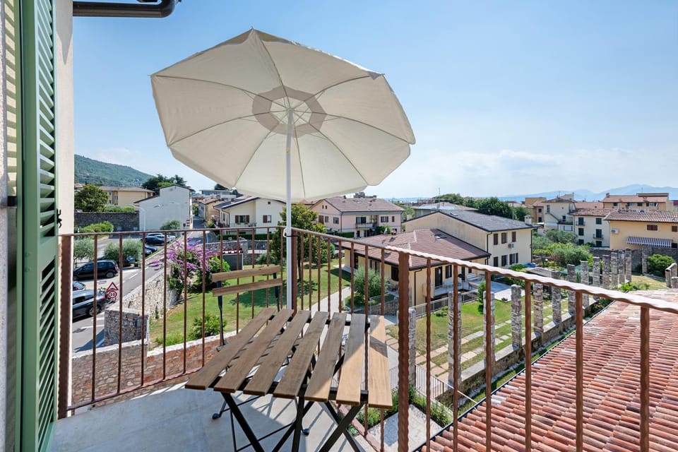 Al Casel - Appartamento Limonaia Apartment in Torri del Benaco