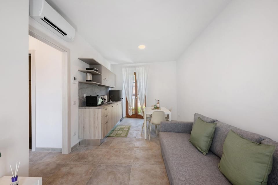 Al Casel - Appartamento Limonaia Apartment in Torri del Benaco