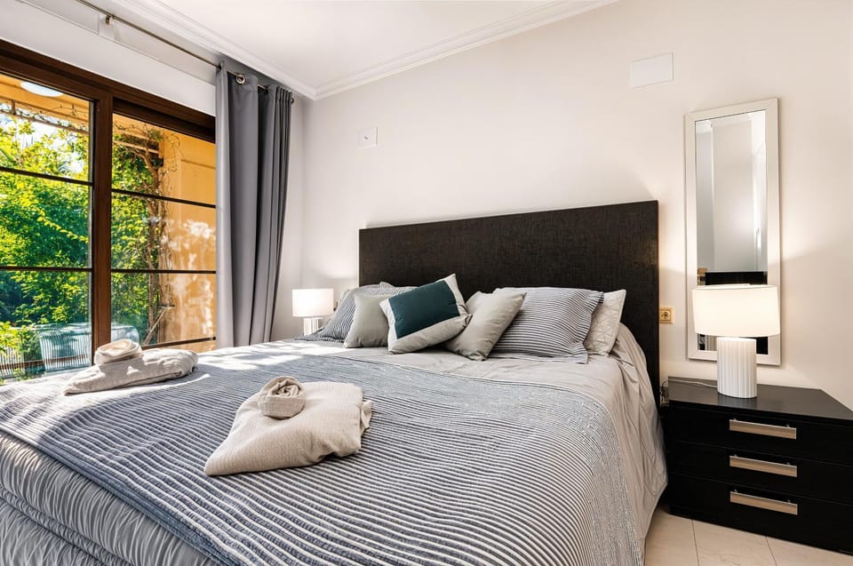 Living room, Bedroom