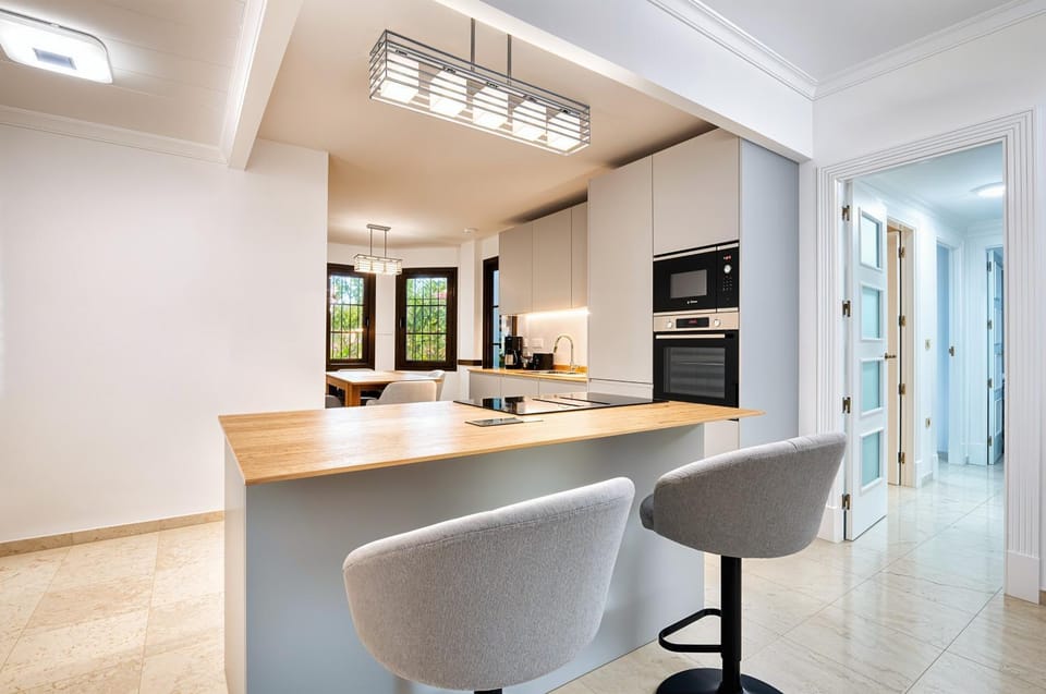 Kitchen or kitchenette, Living room