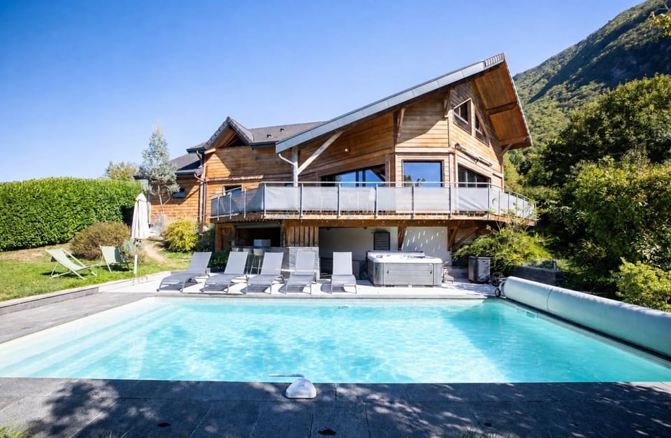 Property building, Swimming pool