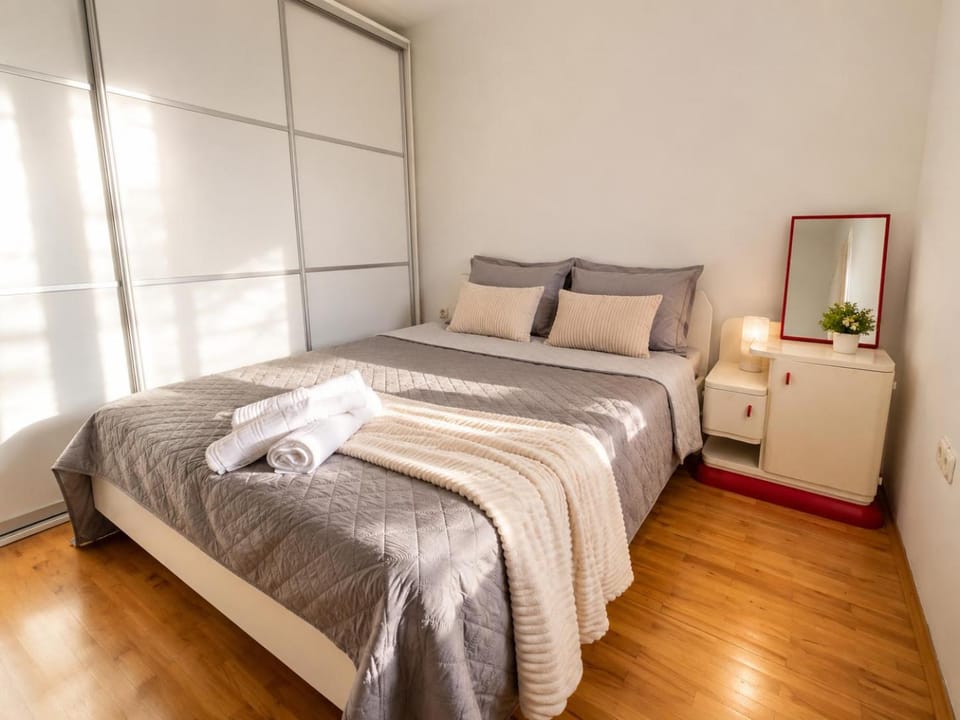 Bed, Bedroom, wardrobe