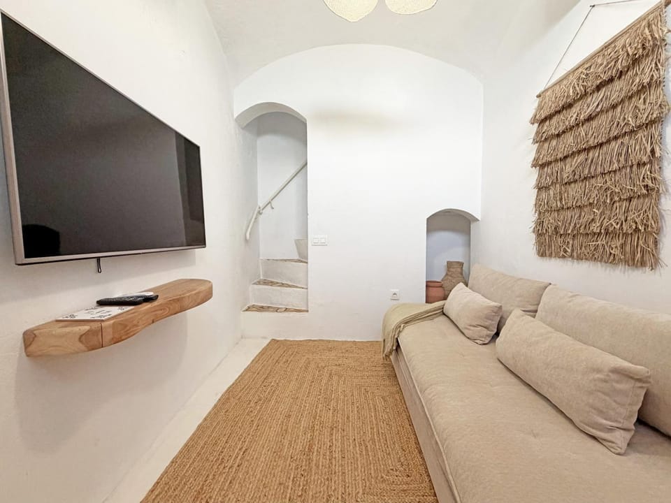 Communal lounge/ TV room, Living room