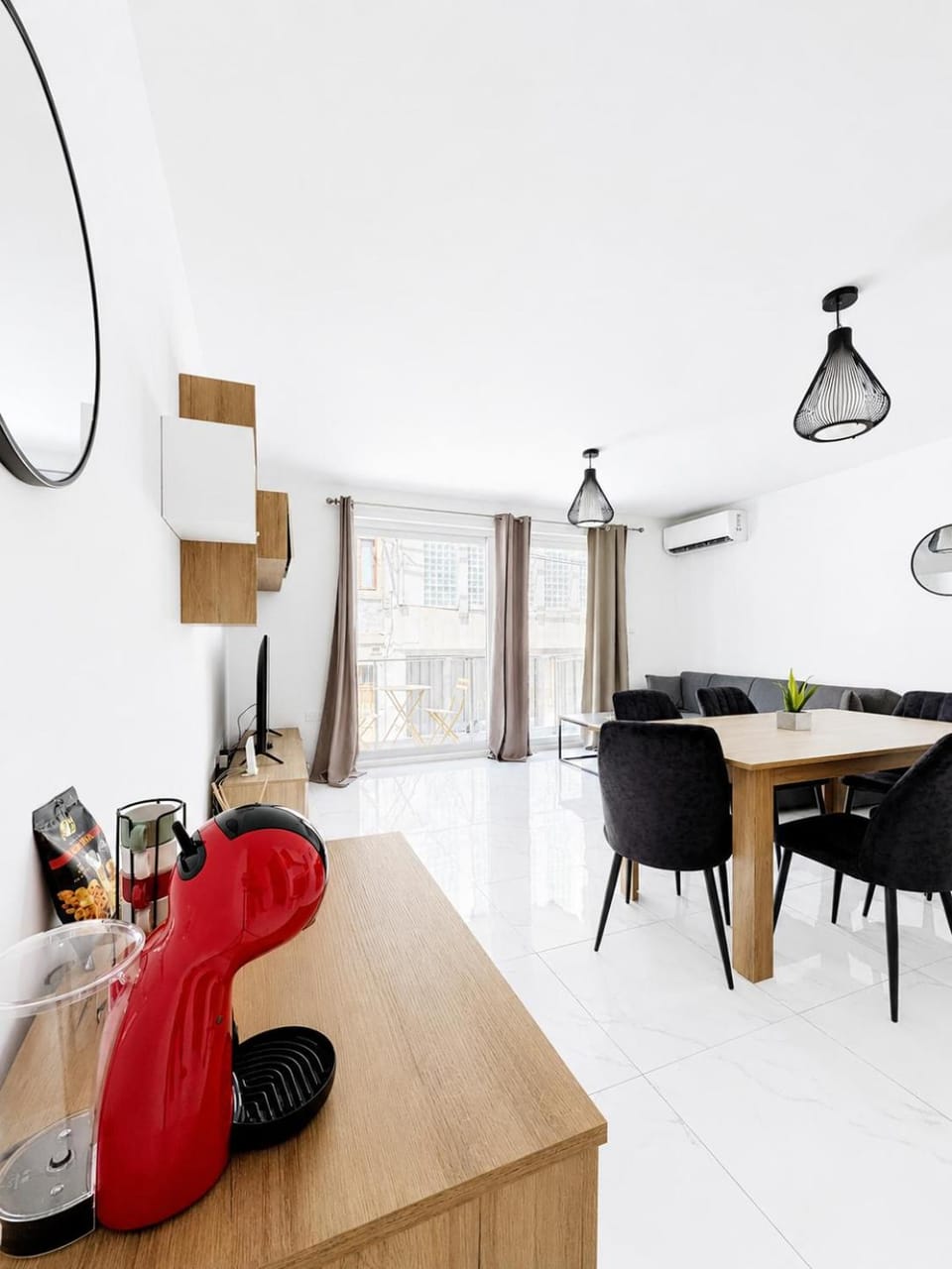 Kitchen or kitchenette, Living room, Seating area, Dining area, stove