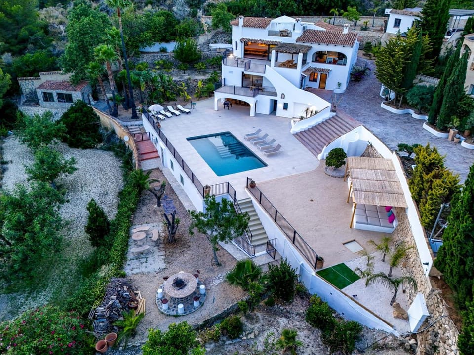 Natural landscape, Swimming pool, sunbed