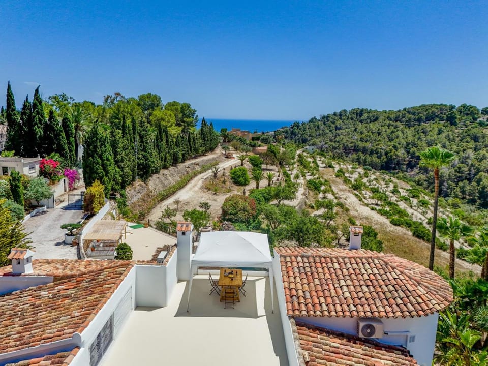 Off site, Swimming pool, sunbed