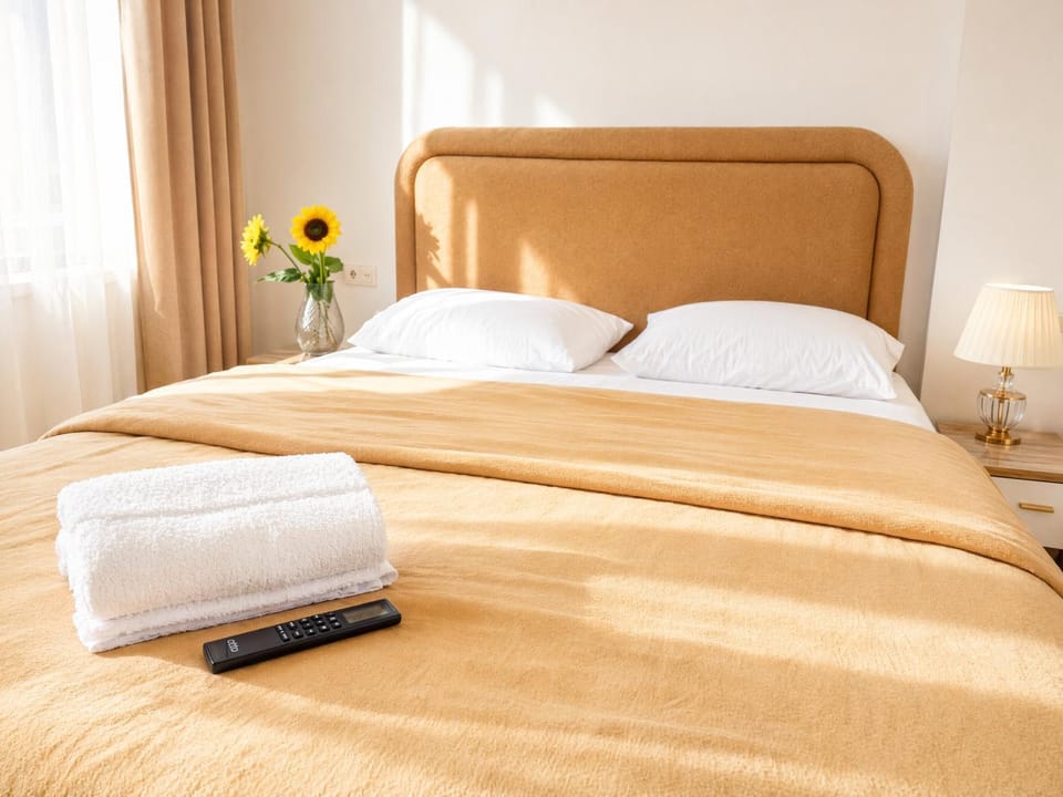 Bed, Photo of the whole room, Bedroom, towels