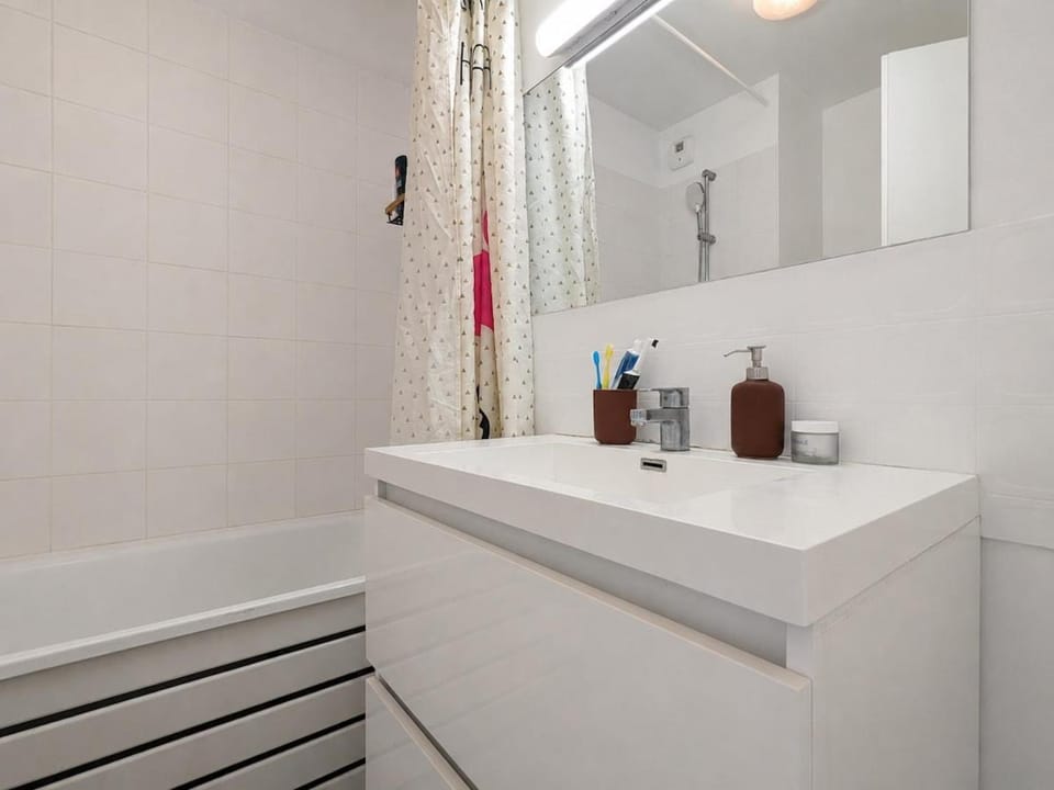 Appartement paisible et moderne - 3 personnes Apartment in Paris