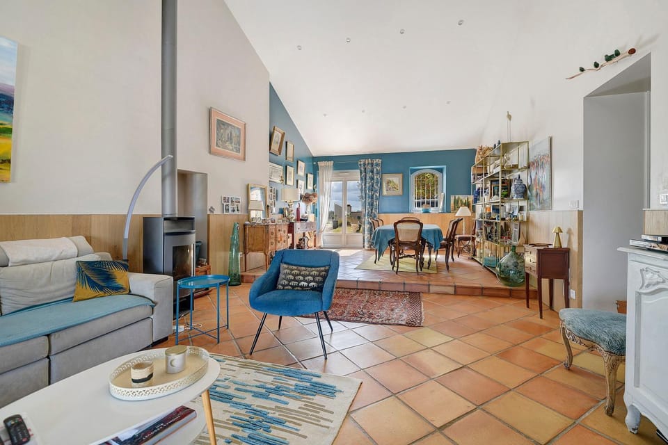 Property building, Living room