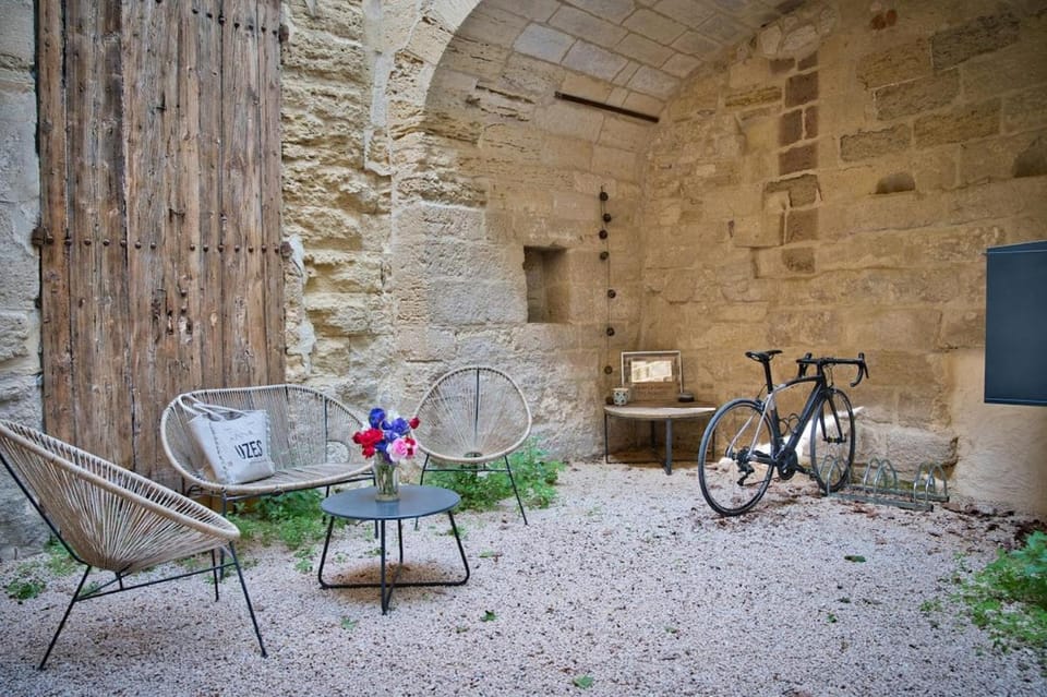 La Maison Comte Charm & History in Uzès Apartment in Uzes