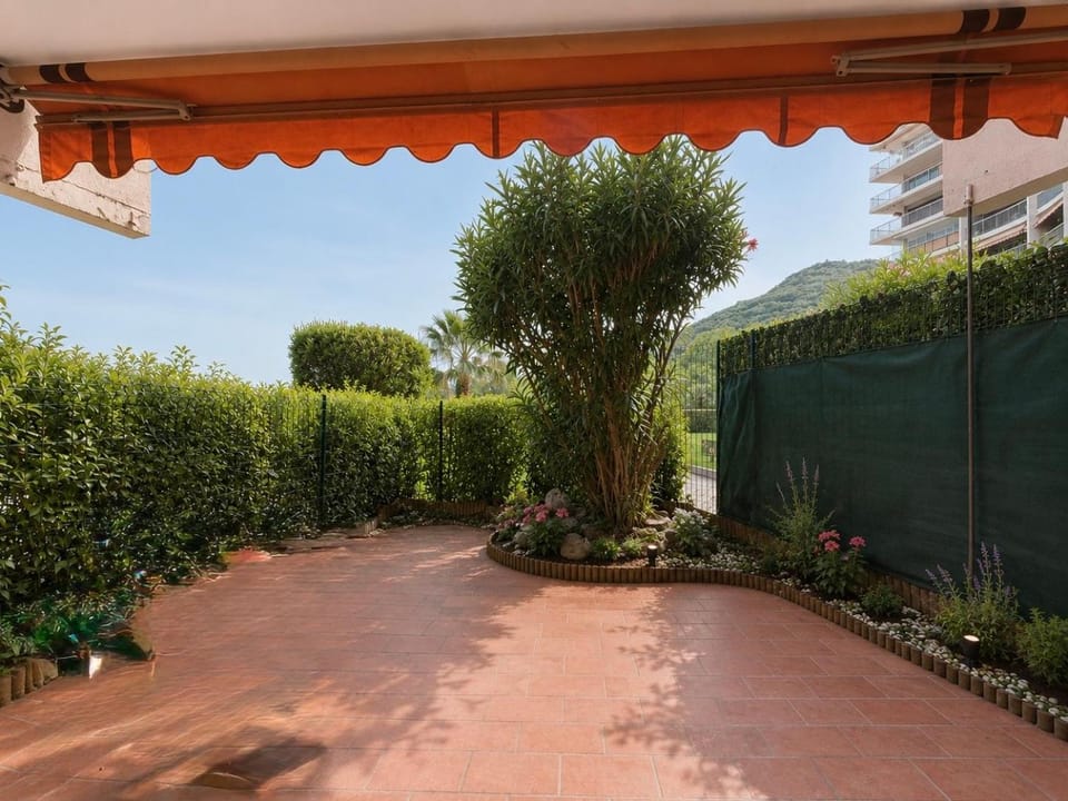 Cannes Marina Garden & Terrace Apartment in Mandelieu-La Napoule