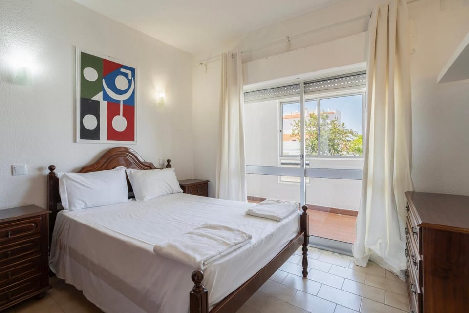 Blue Ocean Views & Central Apartment with Atlantic Breeze Apartment in Albufeira