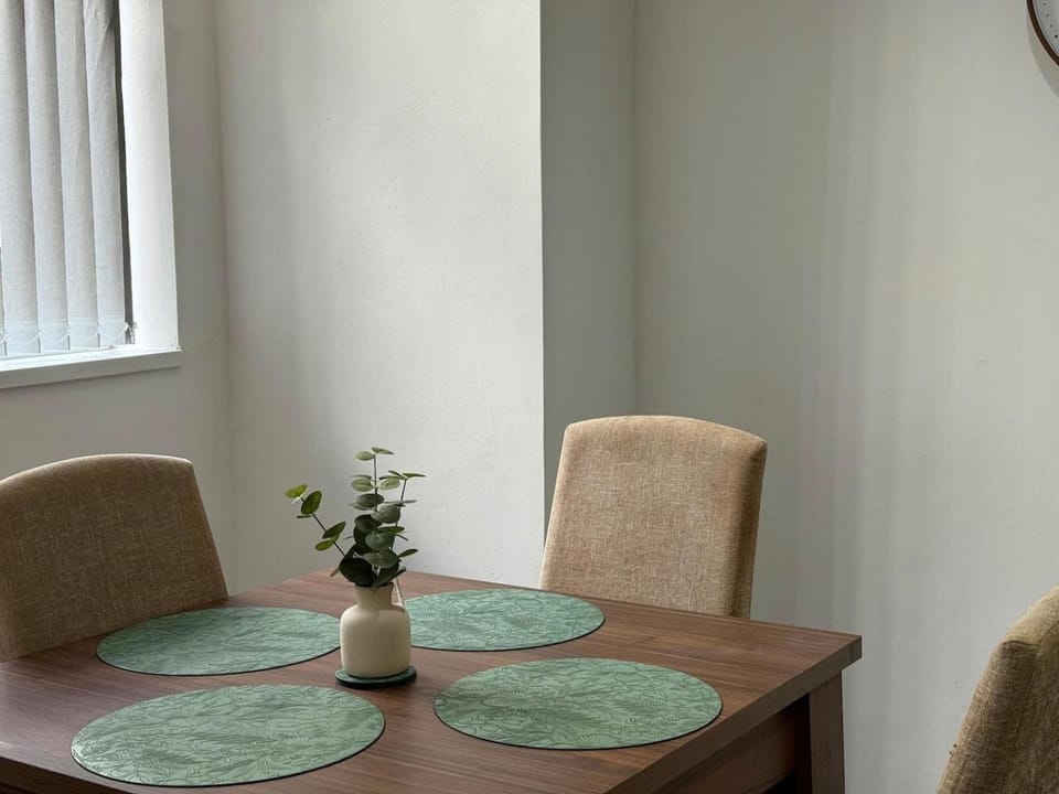 Casa Cove GF Apt with Parking - 5 min to Hospital Apartment in Manchester