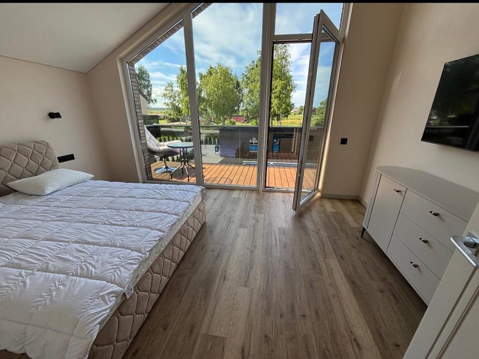Kotedžas su baseinu ir pirtimi House in Palanga