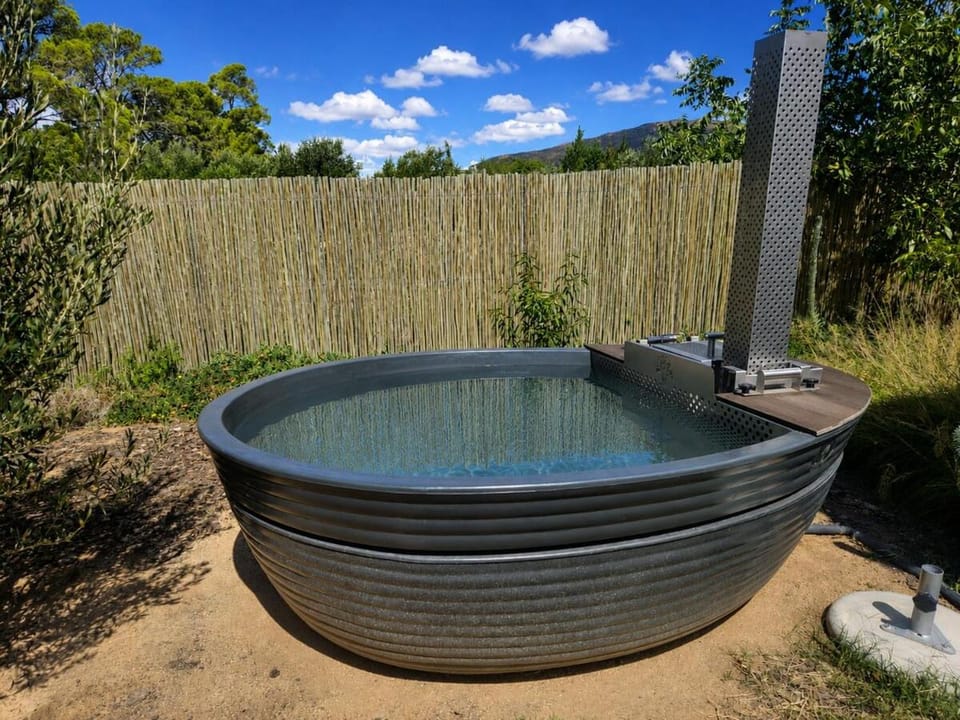 Garden, Hot Tub