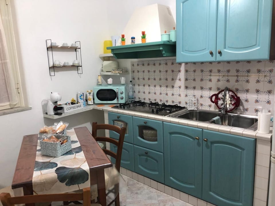 Kitchen or kitchenette, kitchen