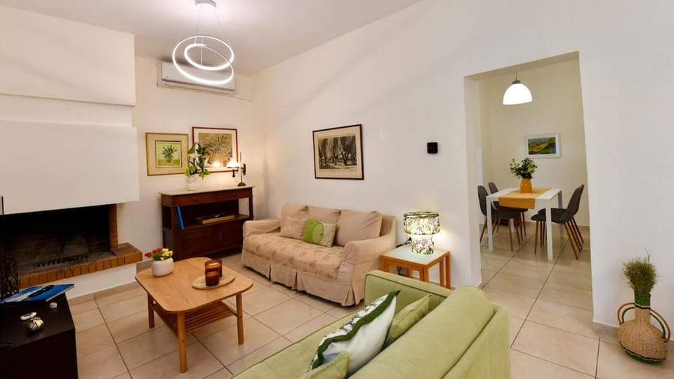 Athens Garden Retreat - Walk to Metro by ΜΡS Apartment in South Athens