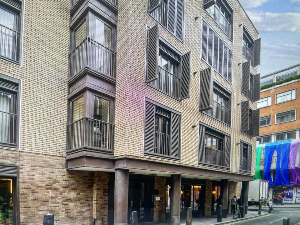 Property building, Day, Neighbourhood, City view, Street view, Location