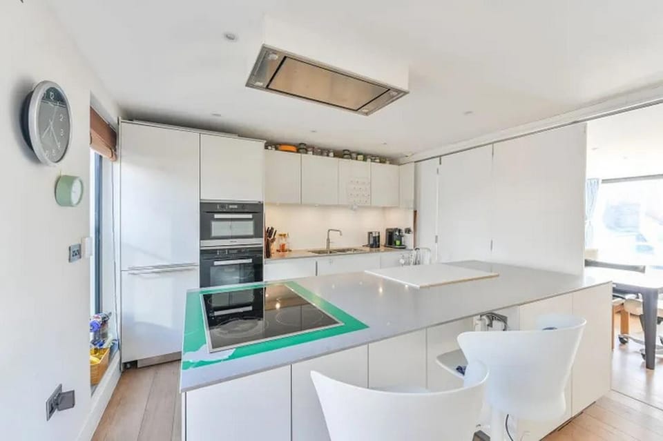 Kitchen or kitchenette, Dining area, oven, stove, toaster