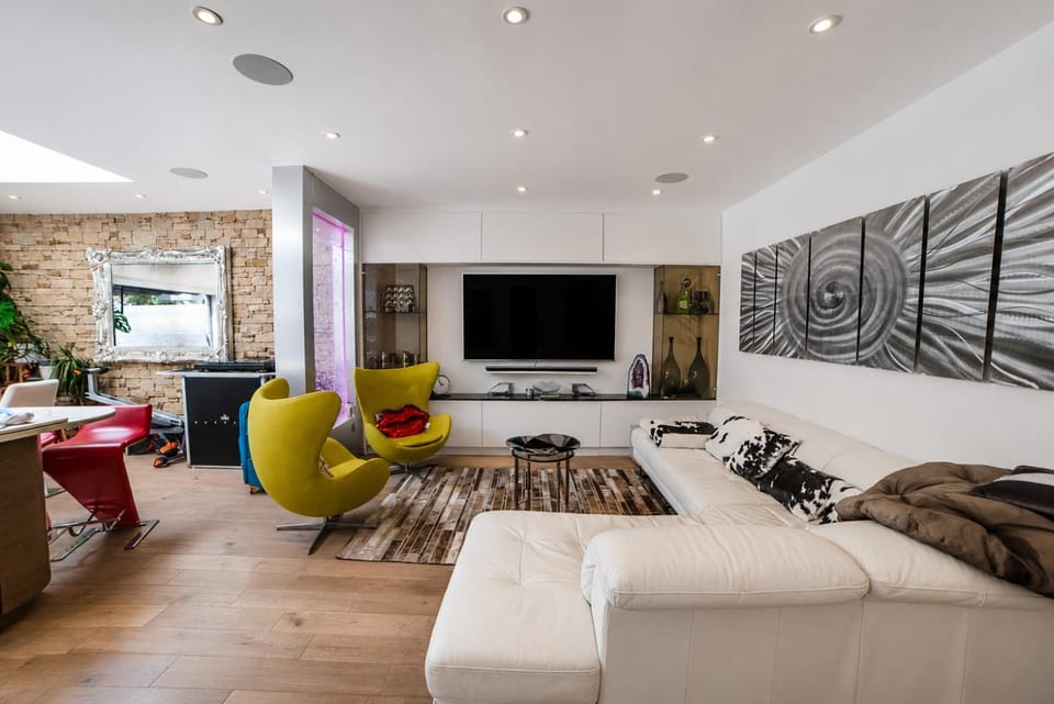 Living room, Seating area