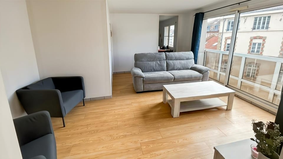 Appart lumineux centre-ville - parking - 2 pers Apartment in Aurillac