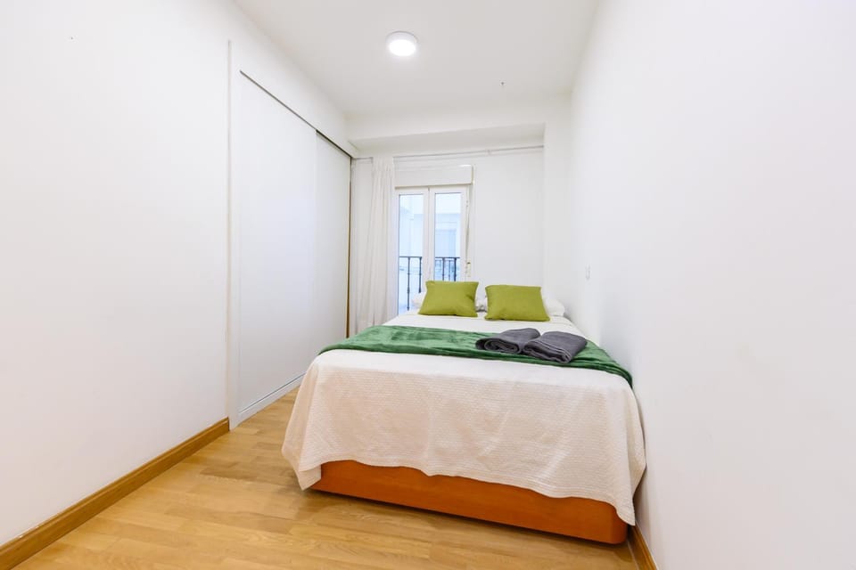 PRA100C - Piso de 2 dormitorios y 2 baños en el centro de Madrid - Alquiler temporal Apartment in Centro