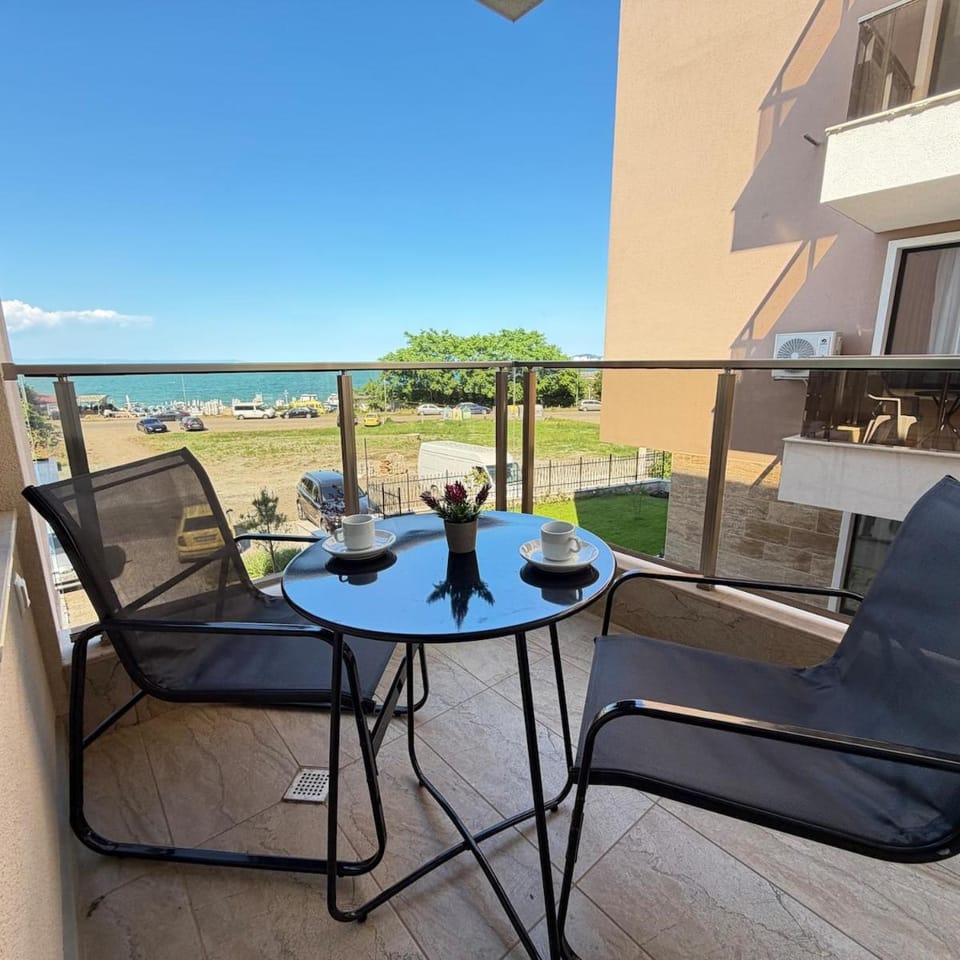 Rakovina Apartament4 Kraymorie Apartment in Burgas