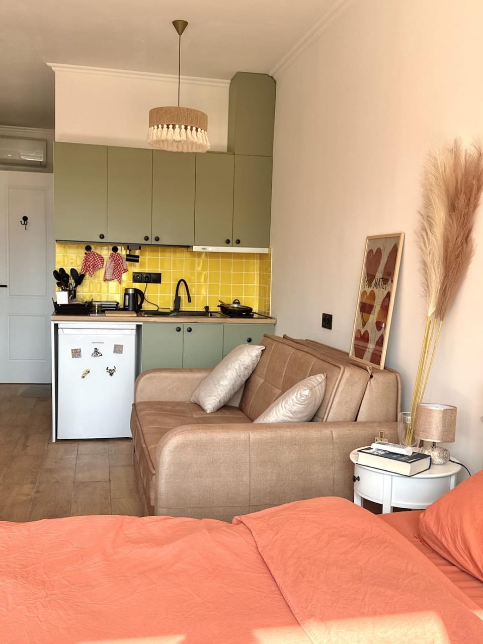 Stylish Seaside Apartment with Panoramic Views and big pool in Bamboo Beach Tsikhisdsiri Apartment in Adjara, Georgia