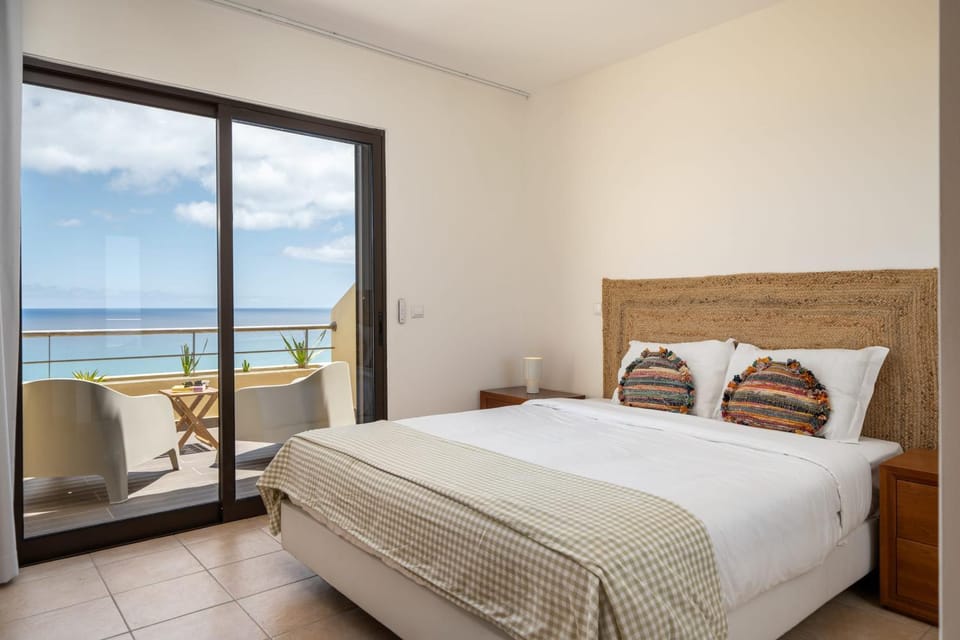 Bed, View (from property/room), Balcony/Terrace, Photo of the whole room, Bedroom, Sea view