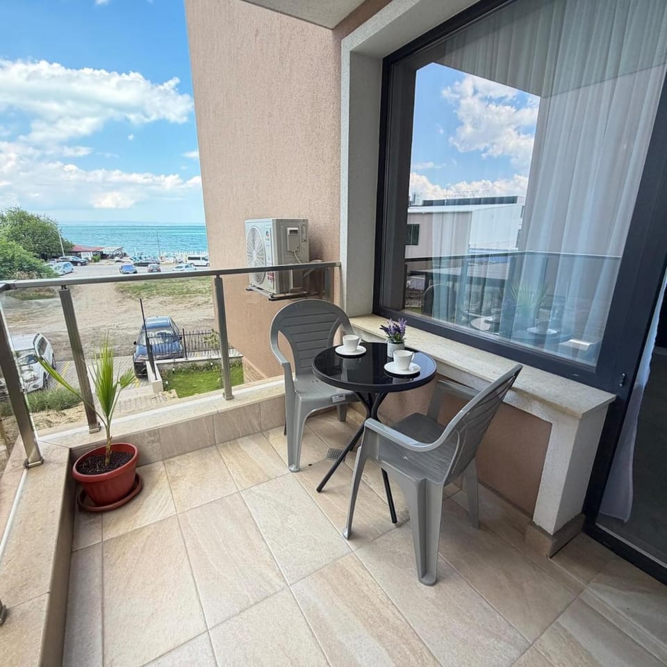 Property building, View (from property/room), Balcony/Terrace, Seating area