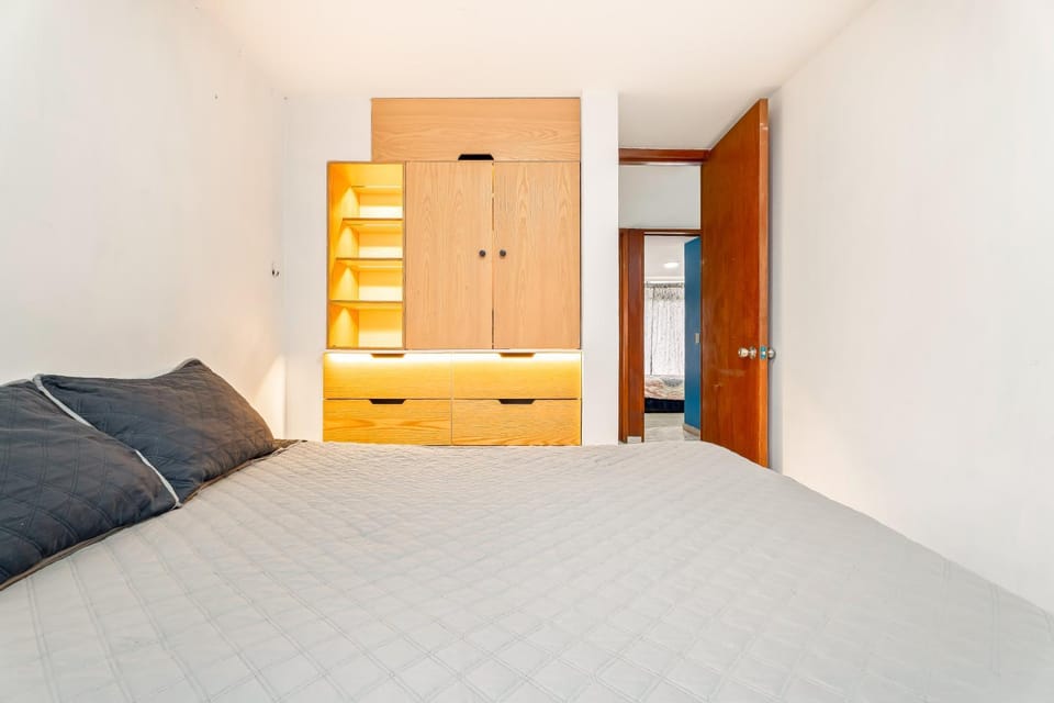 Bed, Photo of the whole room, Bedroom