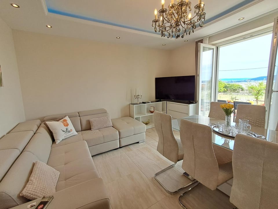 Apartment Belle Air - 5 min from beach - free parking Apartment in Šibenik-Knin County, Croatia