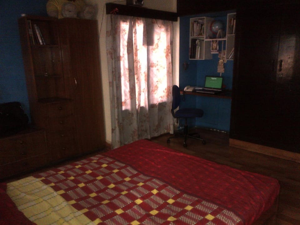 Spacious, Airy 1400sft 2BHK centrally located near Metro station in Ameerpet Apartment in Hyderabad