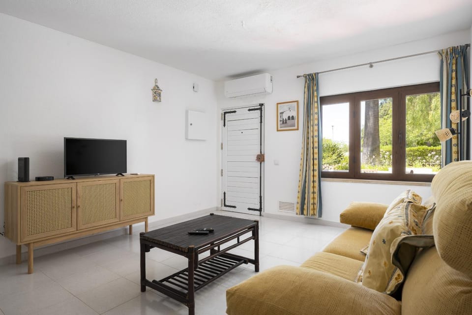 Casal das Alfarrobeiras by Hdproperties Apartment in Quarteira