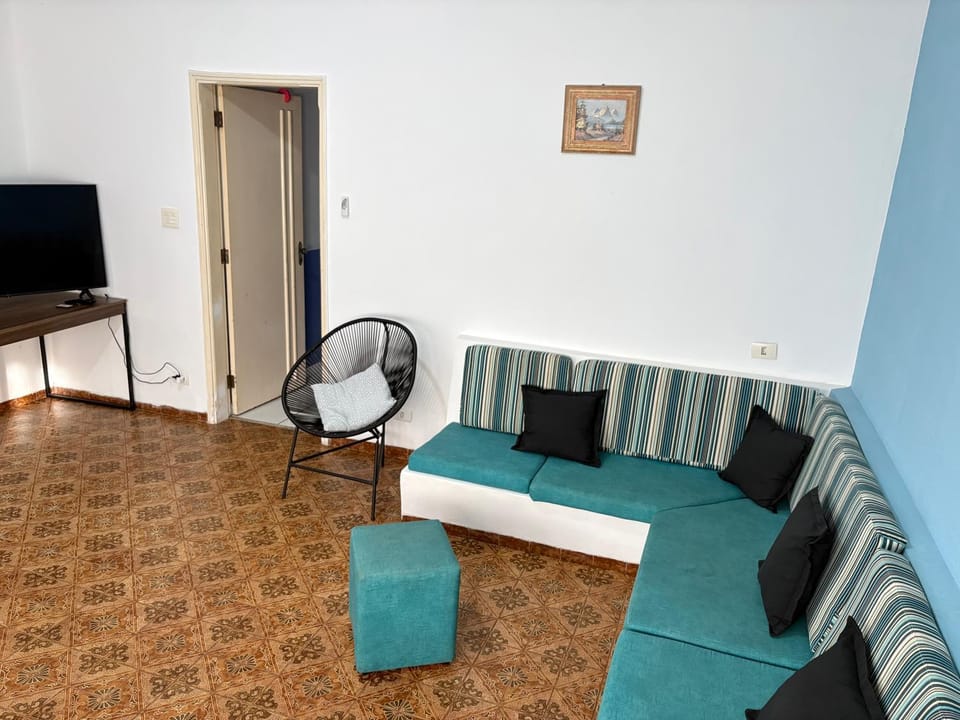 Communal lounge/ TV room, Living room, Seating area