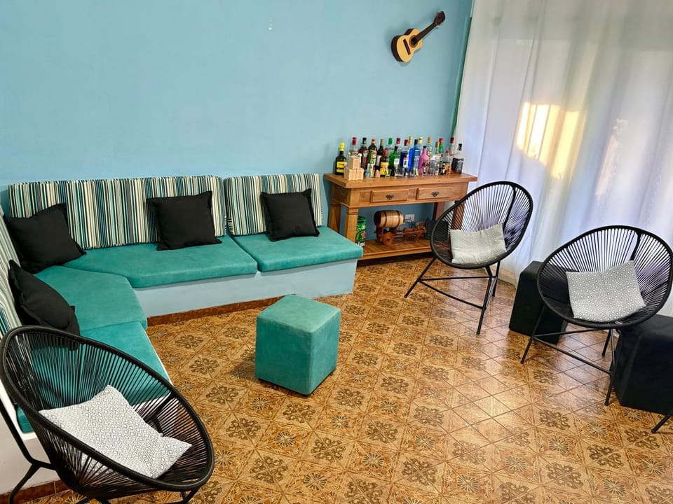 Communal lounge/ TV room, Living room, Seating area