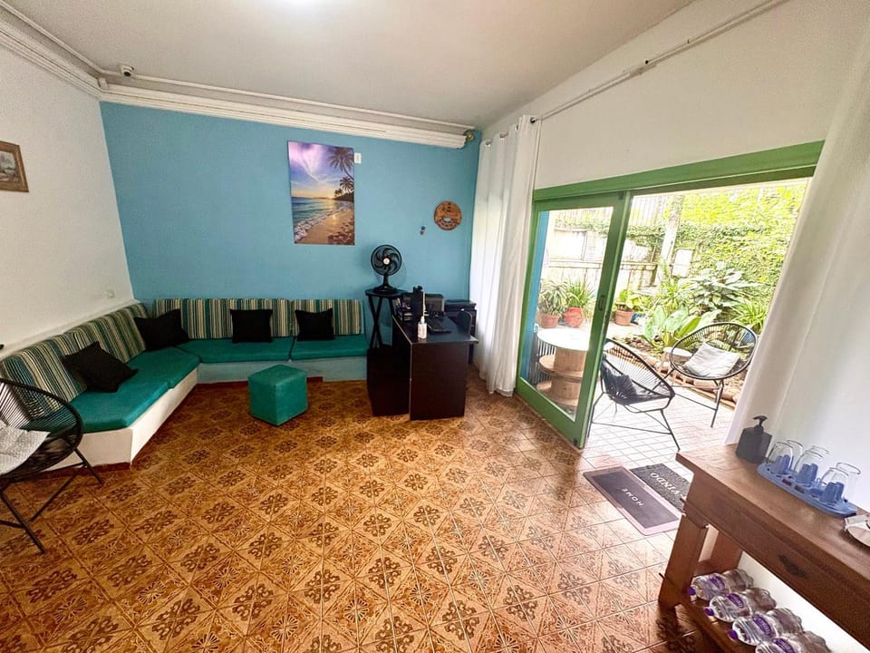 Communal lounge/ TV room, TV and multimedia, Living room, Seating area
