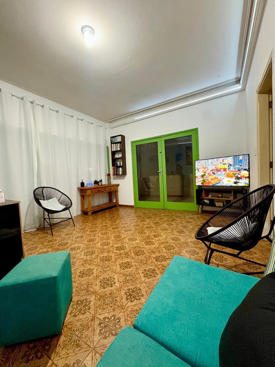 Communal lounge/ TV room, TV and multimedia, Living room, Seating area